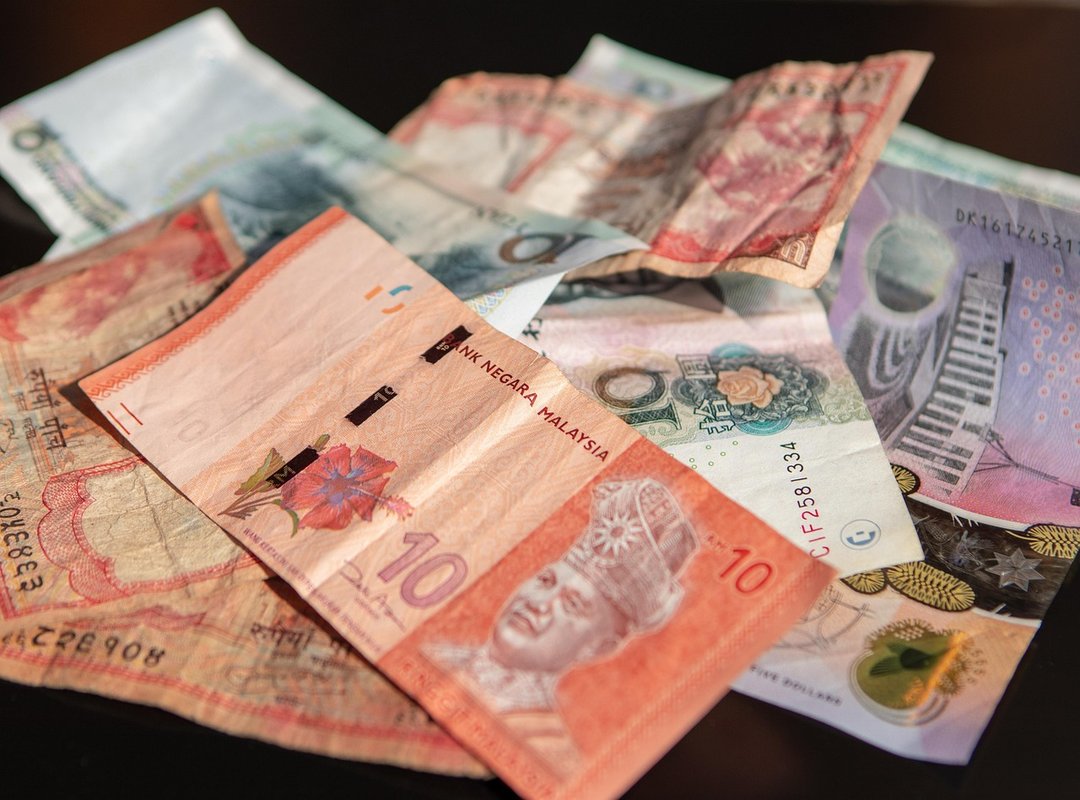 How to Convert 3500 Malaysian Ringgit to Indonesian Rupiah